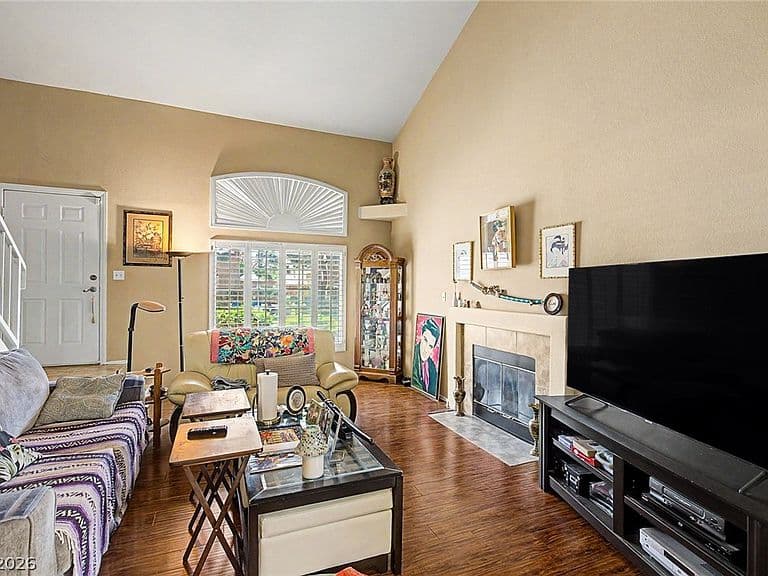 9624 Blue Calico Dr photo 4