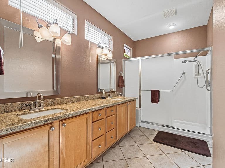 18503 N SUNRAY Court photo 5