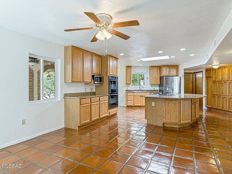 2871 N Longhorn Dr photo 4
