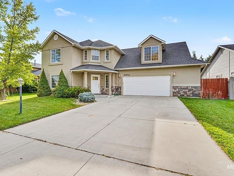 16942 N Darmady Loop photo 1
