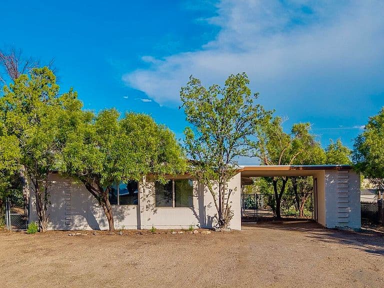 551 S Kent Pl photo 1