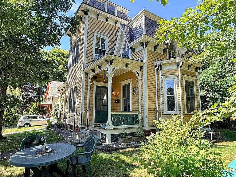 59 Highland Street photo 1