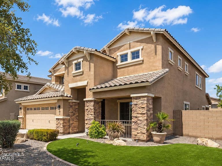 2946 E SANTA FE Lane photo 1