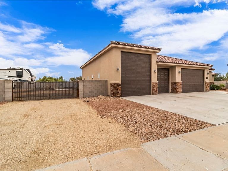 3109 Southern Loop photo 3