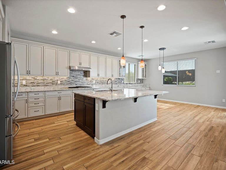 12512 W LAMAR Court photo 4