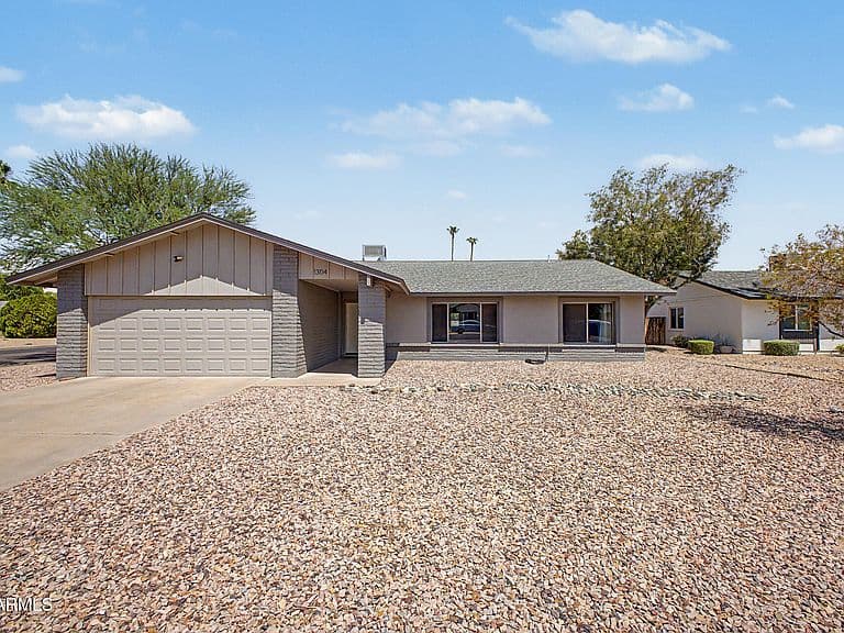 1304 E DUNBAR Drive photo 1
