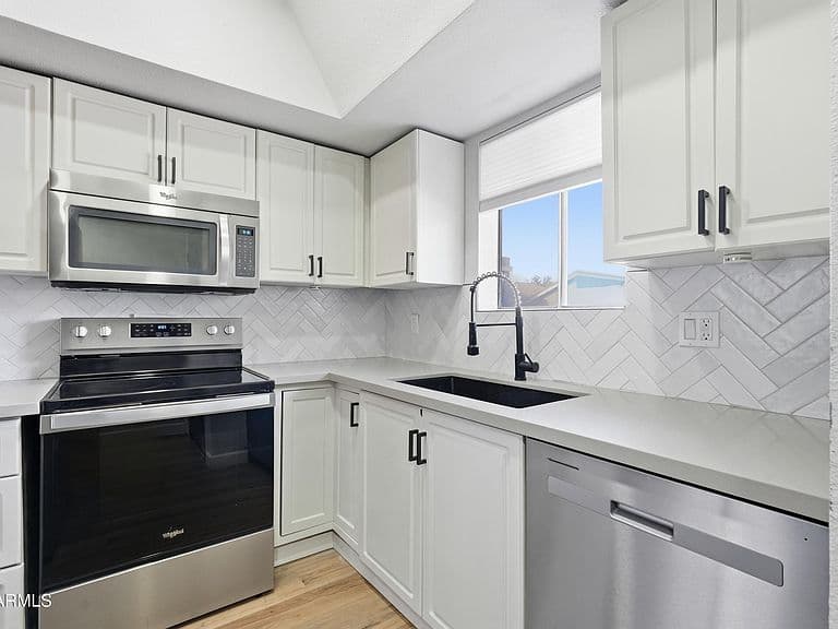 425 E CULLUMBER Avenue #C photo 1