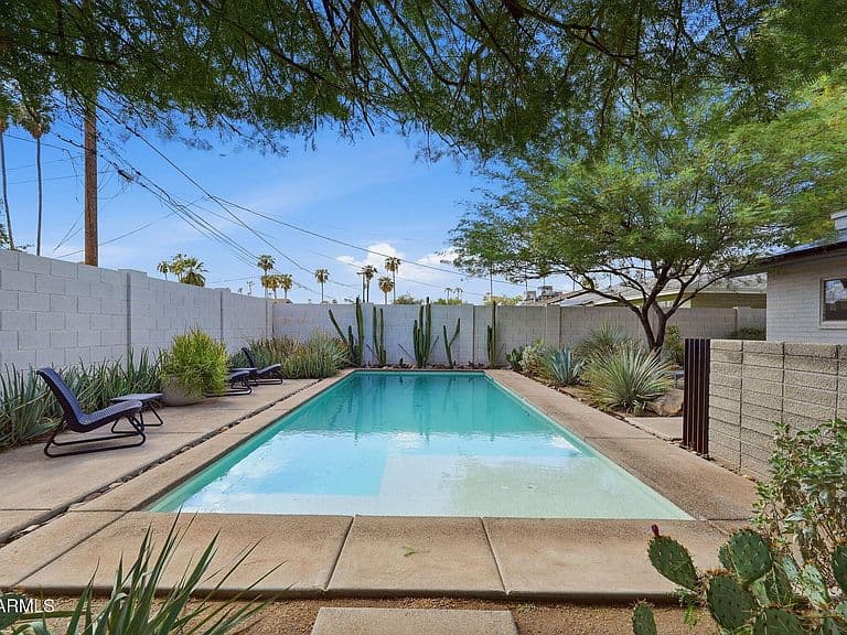 6819 E MONTEREY Way photo 2