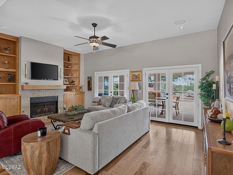 1154 W Masters Cir photo 4