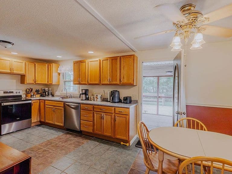 54 Eastview Road photo 5