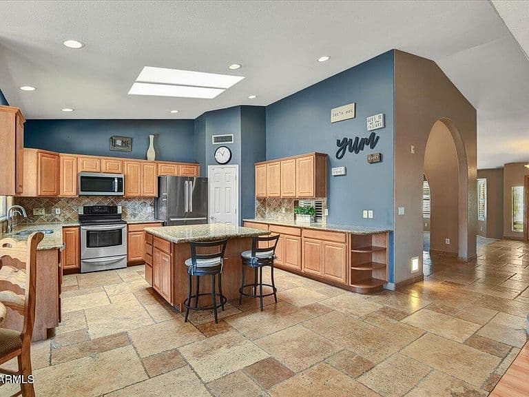 5639 E Kings Avenue photo 3