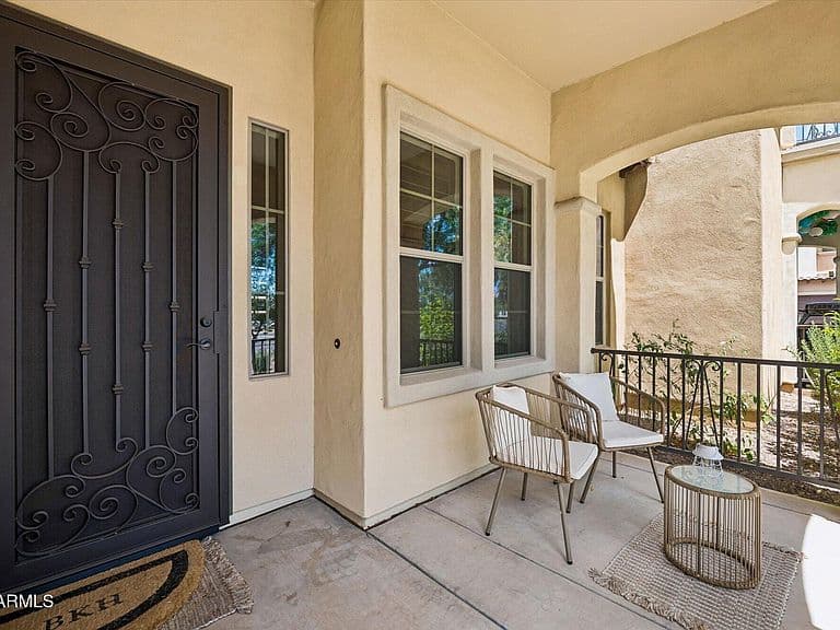 4312 N VERRADO Way photo 3