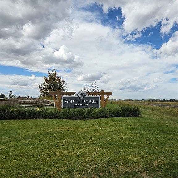 302 Swayback Ln photo 1