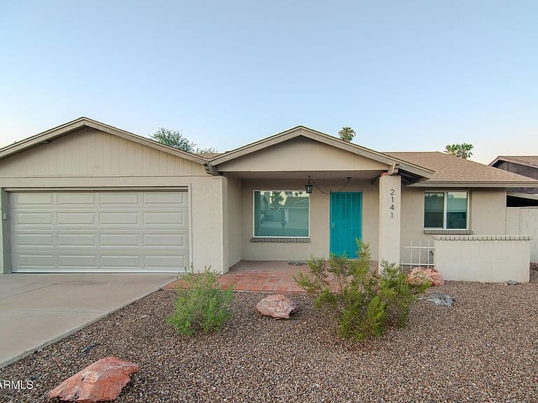 2141 E OXFORD Drive photo 2