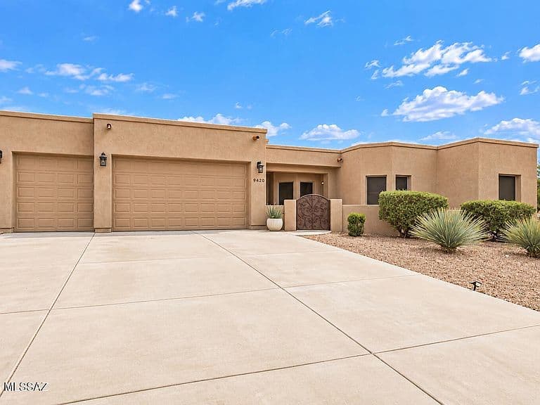 9420 E Woolly Butterfly Ct photo 3