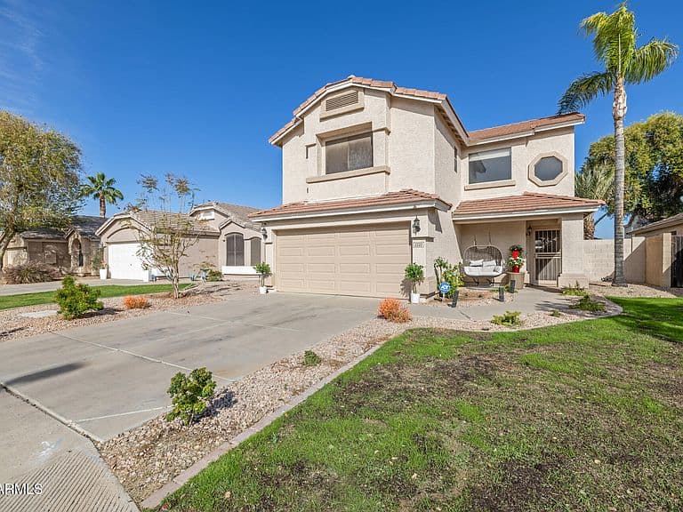 2222 E ARABIAN Drive photo 3