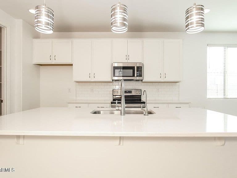 24249 W ZAK Road photo 2
