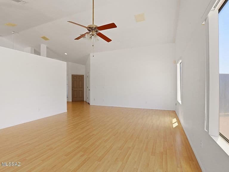 9724 N Oak Shadows Pl photo 5