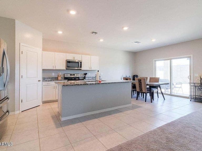 6617 W MAGDALENA Lane photo 3