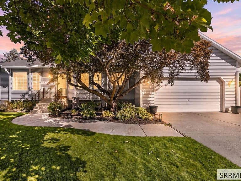 1154 Caysie Cir photo 1