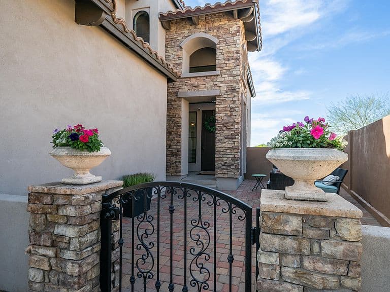 2754 N Augustine photo 2