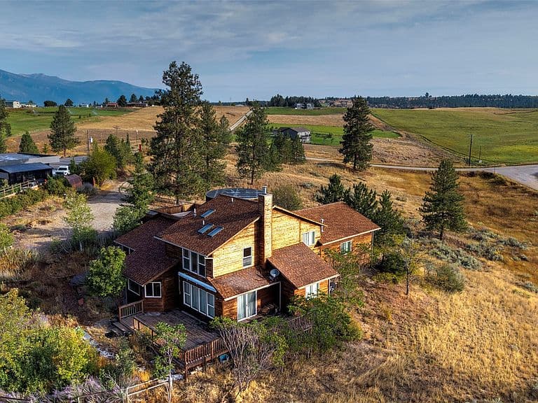 669 Groff Ln photo 2