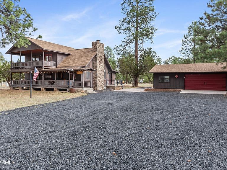 2903 N Skylark Drive photo 2