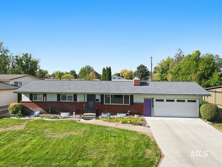 7019 W Rosewood Dr photo 1