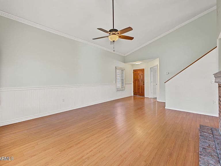 1370 W ELGIN Street photo 5