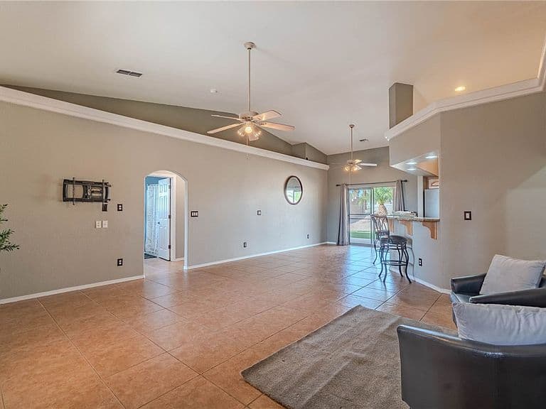 2227 E Bella Vista Drive photo 5