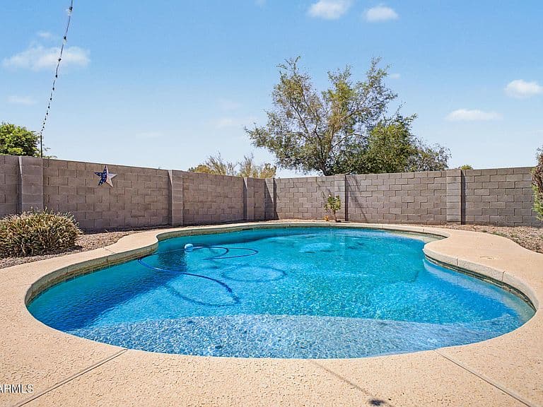 20230 N VALENCIA Drive photo 2