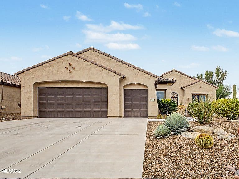 745 N Copper View Dr photo 1