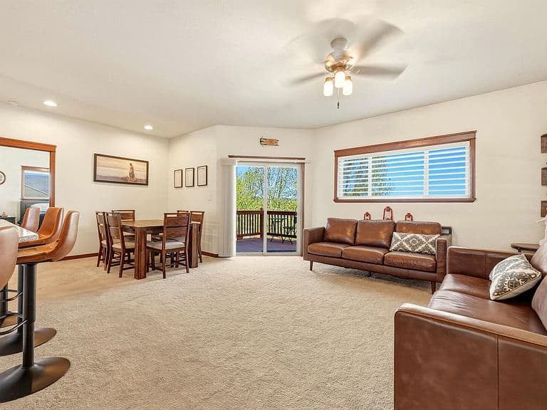 25 Black Mountain Dr photo 3