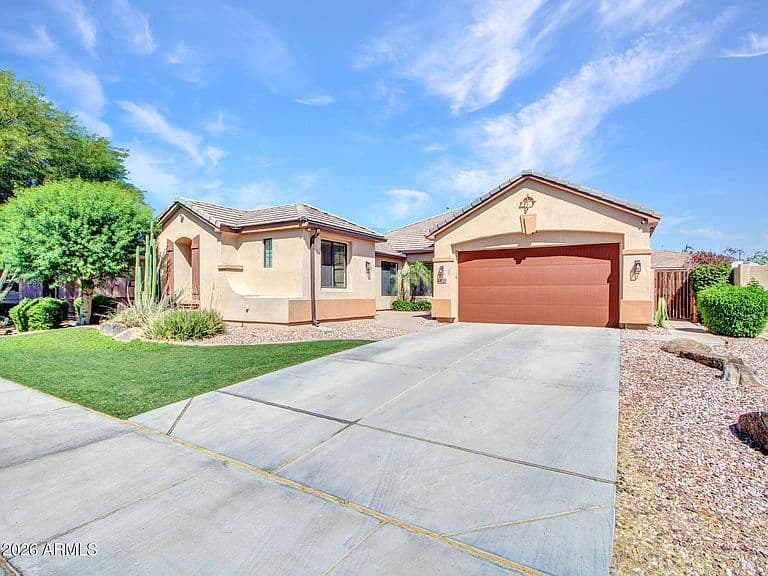 15430 W SELLS Drive photo 3