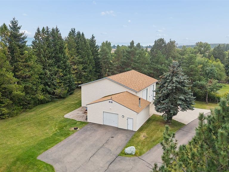 145 Highland Dr photo 3