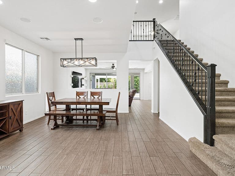 3105 E ROLAND Street photo 5
