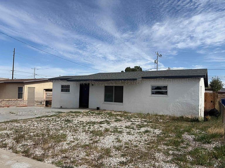 1135 S 13th Ave photo 1