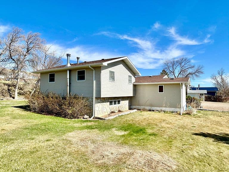 120 Scotsman Dr photo 5