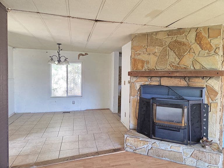 1610 Livingston Ave photo 3