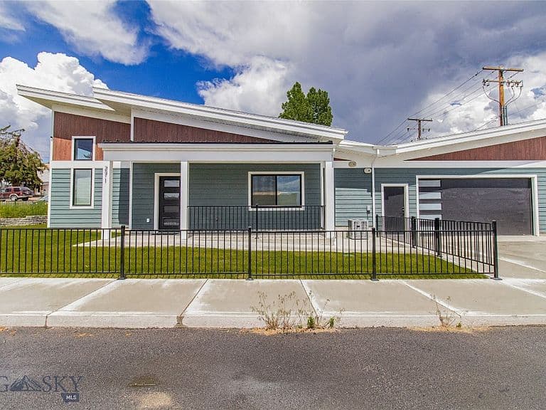 271 W Gold St photo 4