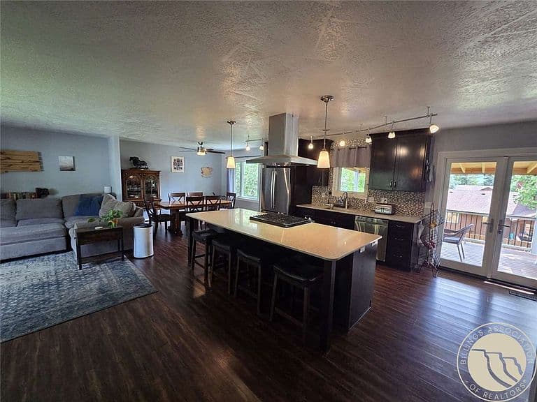 4424 Toyon Dr photo 2