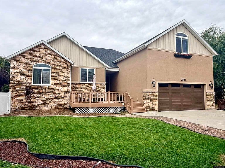 350 Cottonwood Pl photo 1