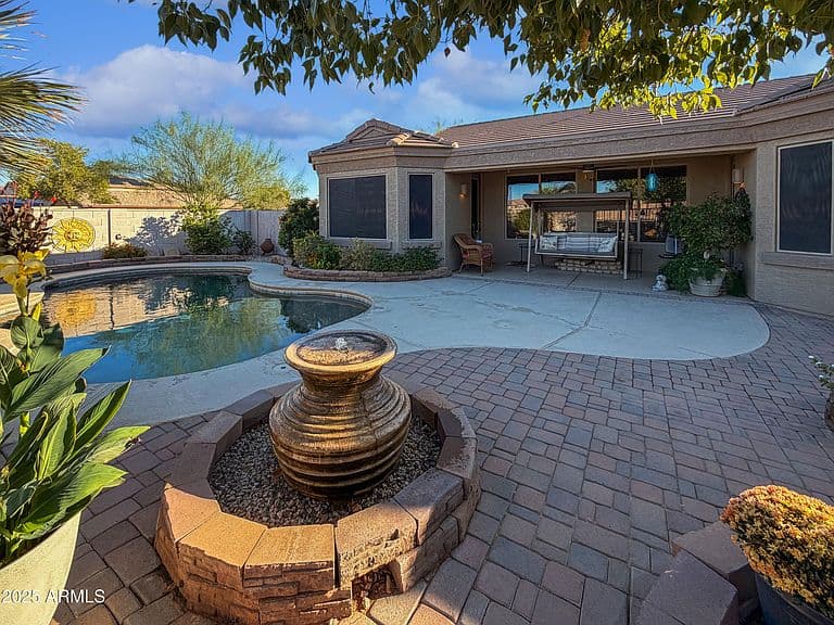 1386 E Avenida Isabela photo 1