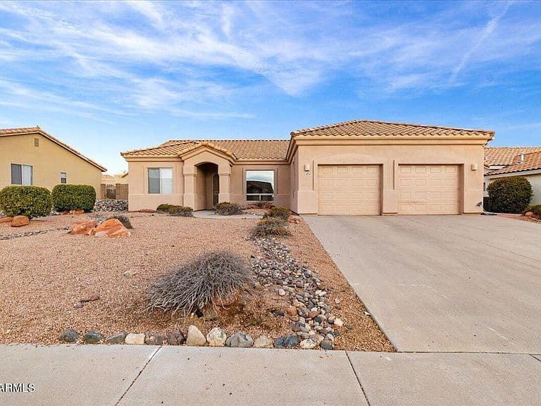 1474 E CRESTVIEW Drive photo 1