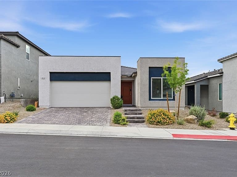 10210 Chockstone St photo 2
