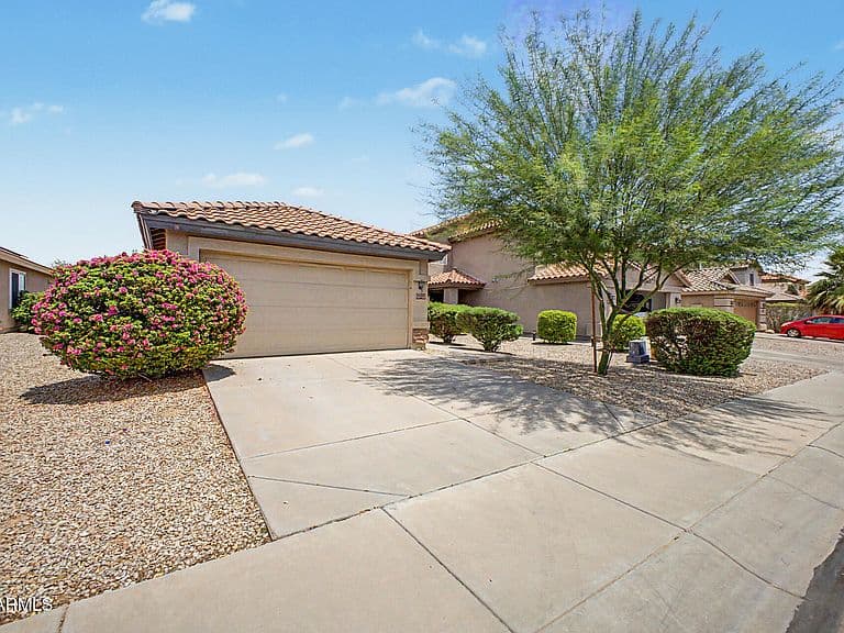 1448 E SAGUARO Trail photo 3