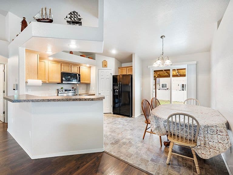305 W Quaking Aspen Ln photo 3