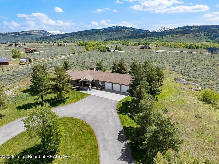 5335 Fox Creek Hollow Rd photo 1