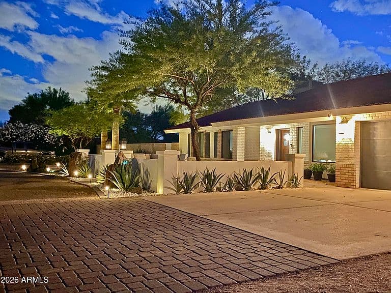 15602 N 37TH Street photo 3