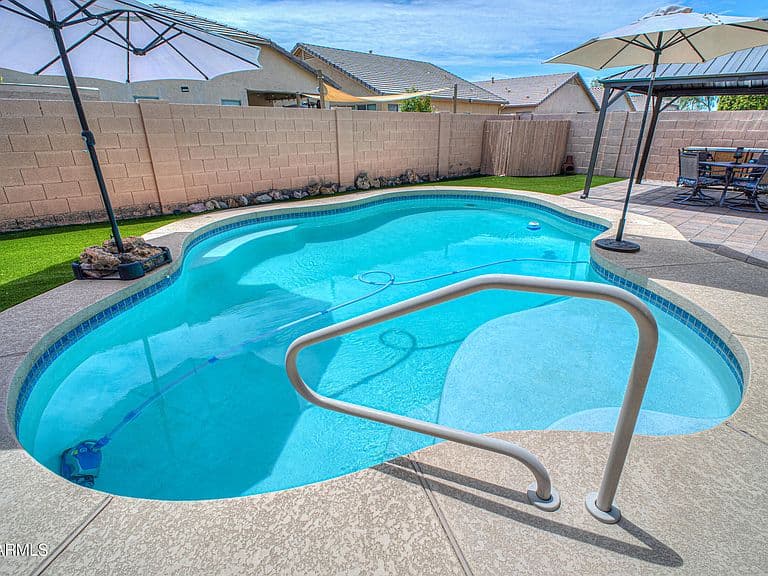 45113 W WINDROSE Drive photo 2